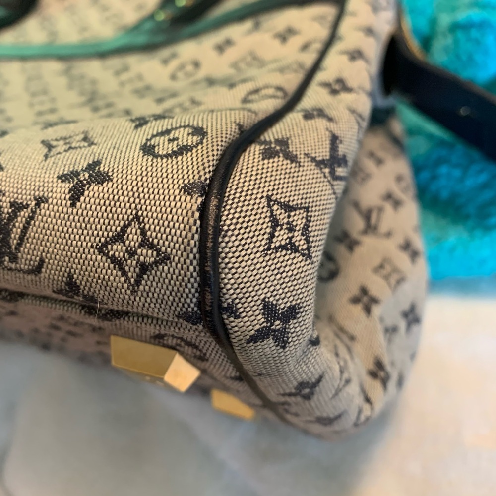 Authentic Louis Vuitton Josephine Navy and Cream Monogram Tote/Handbag - Picture 6 of 16